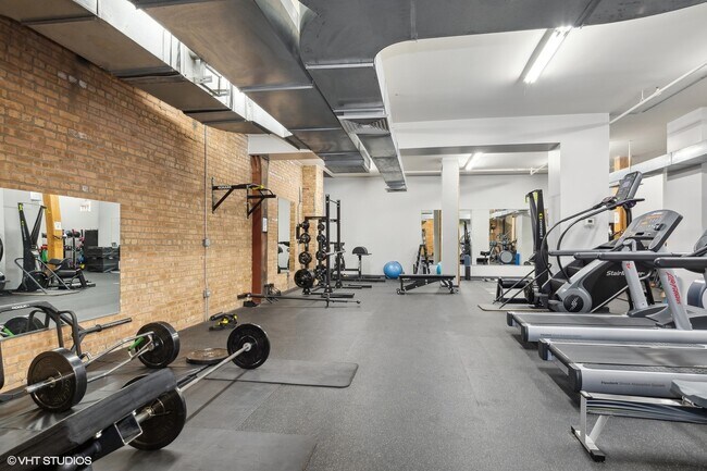 Building Photo - 525 W Superior St