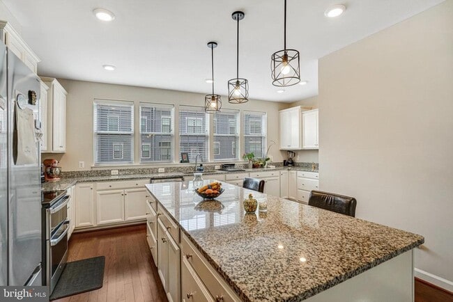 Building Photo - 4420 Fair Lakes Ct
