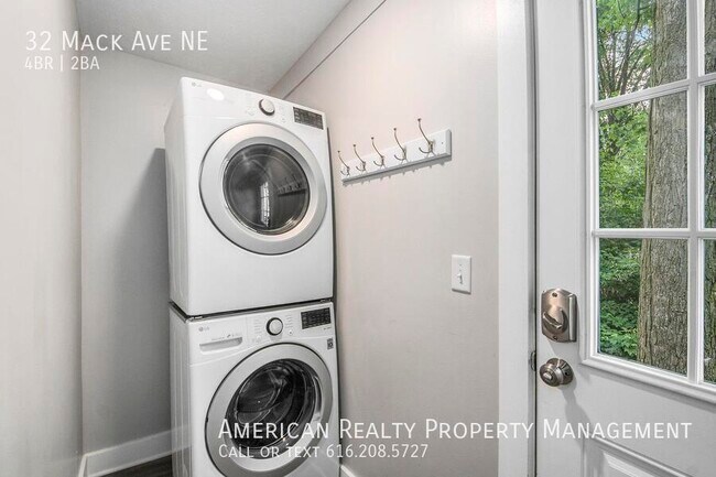 Building Photo - 32 Mack Ave NE