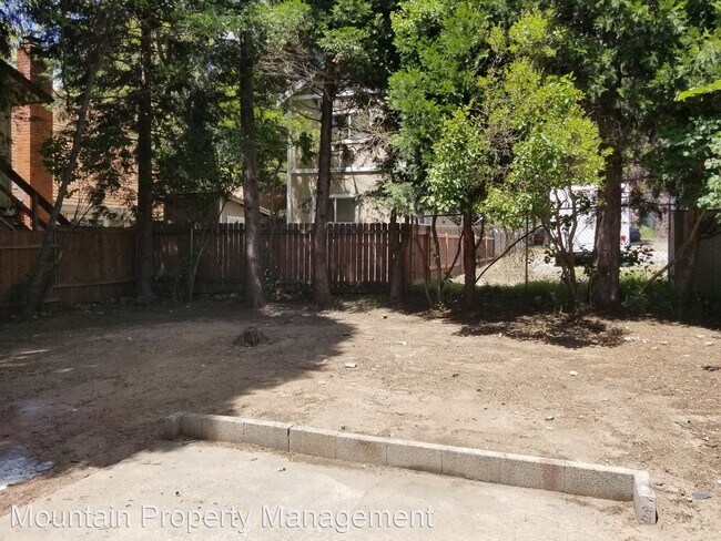 Building Photo - 1 br, 1 bath House - 22968 Oak Lane