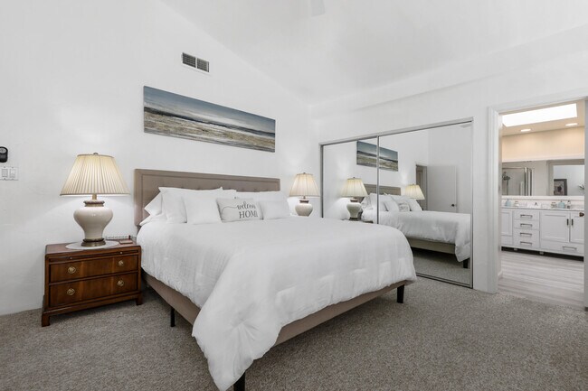 Building Photo - 47 Juan Carlos St