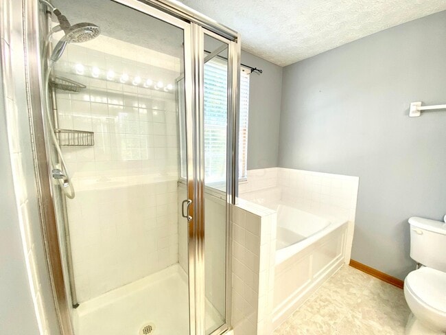 Building Photo - 129 Sapphire Ice Dr