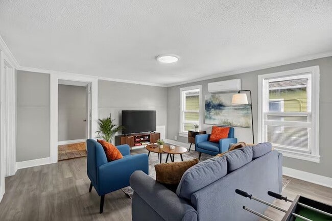 Building Photo - 1401 Collier St