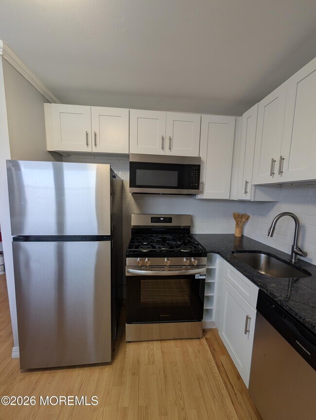 Building Photo - 167 Wyckoff Rd