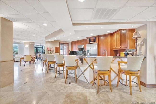 Building Photo - 9500 S Ocean Dr