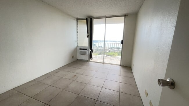 Building Photo - CONVENIENTLY LOCATED 1 BEDROOM / 1 BATH APARTMENT AVAILABLE NOW!