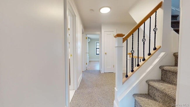 Building Photo - 88-37 62nd Dr