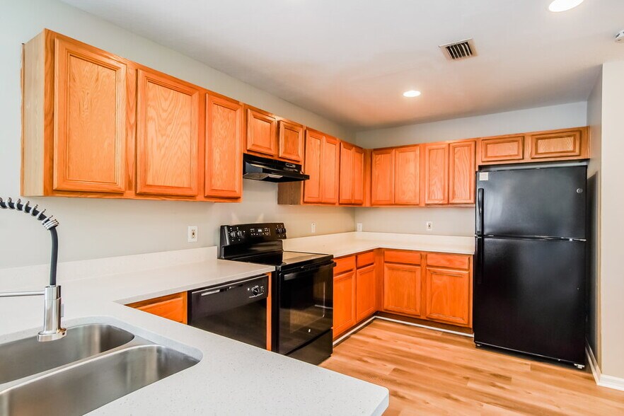 Building Photo - 1401 Punta Gorda Dr