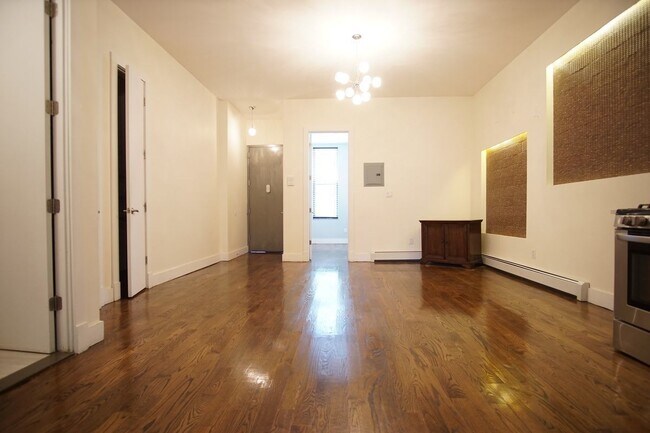 Building Photo - 88 Harman St