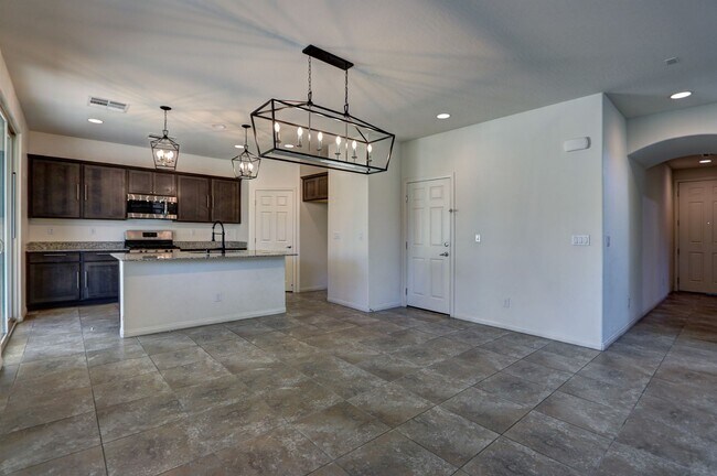 Building Photo - 5853 Lavender Breeze St