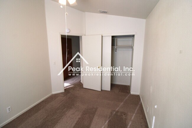 Building Photo - Spacious 3bd/2.5ba Home near Bell & Dry Creek Road