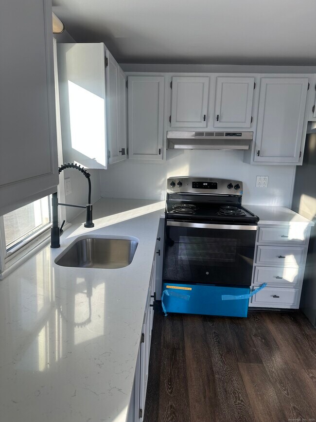 Building Photo - 75 Broad St