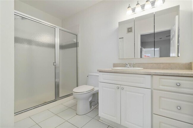 Building Photo - 1010 Villagio Cir