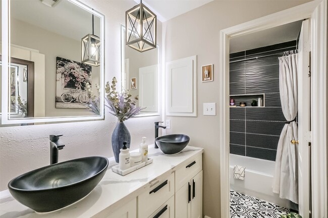 Building Photo - 10010 Forest Spring Ln