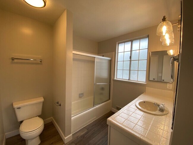 Building Photo - 3BR/ 2BA Updated Home!