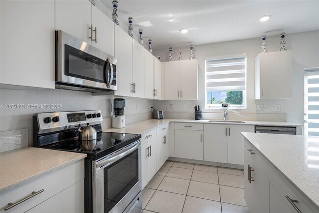 Building Photo - 21189 SW 127th Ct