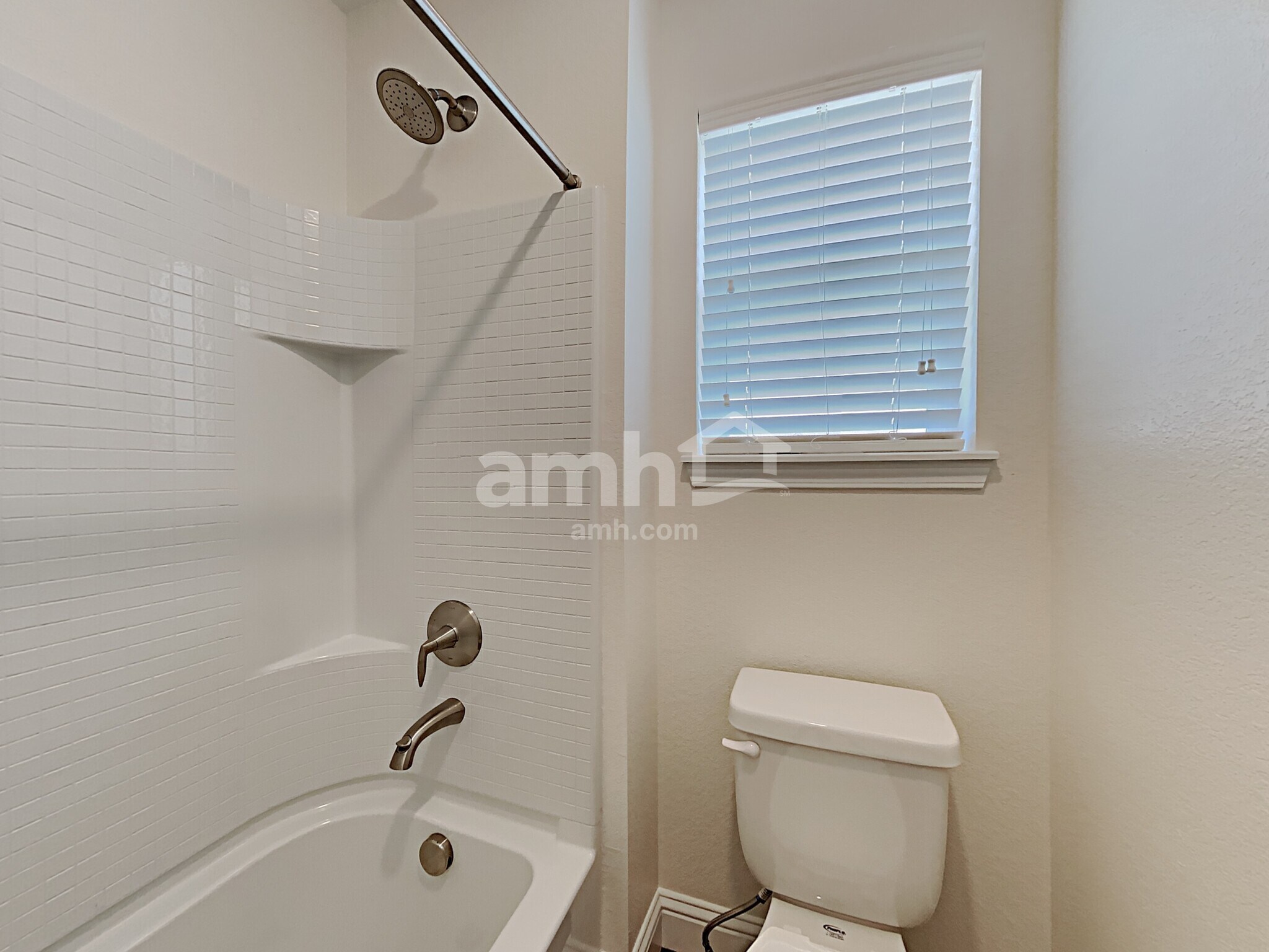 Building Photo - 10174 Dogwood St