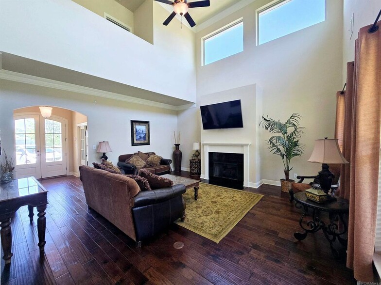 Building Photo - 18258 River Landing Dr