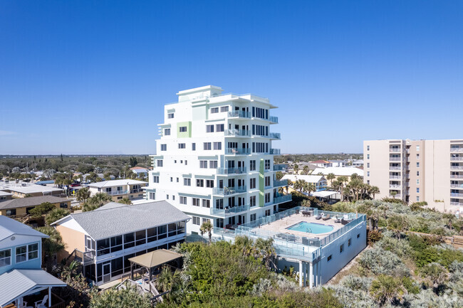 Building Photo - The Wave