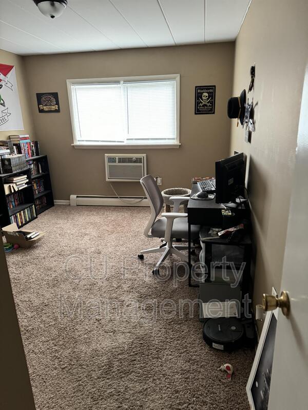 Building Photo - 713 W Church St