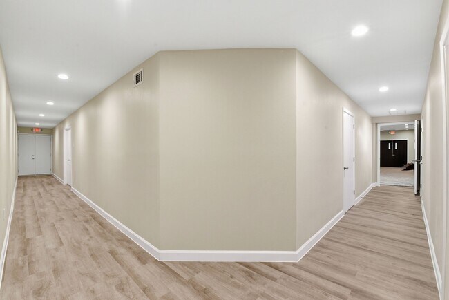 Building Photo - 3911 Fulton St