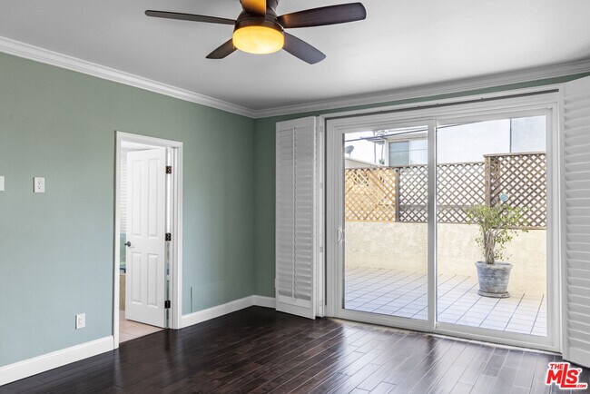 Building Photo - 818 6th St