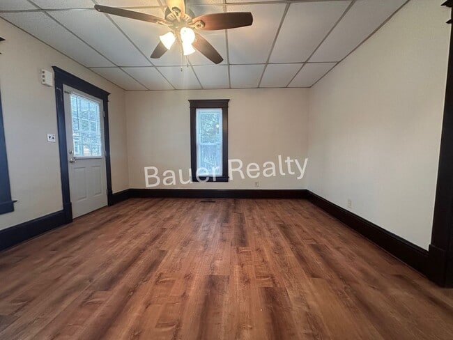 Building Photo - 2 Bedroom Home