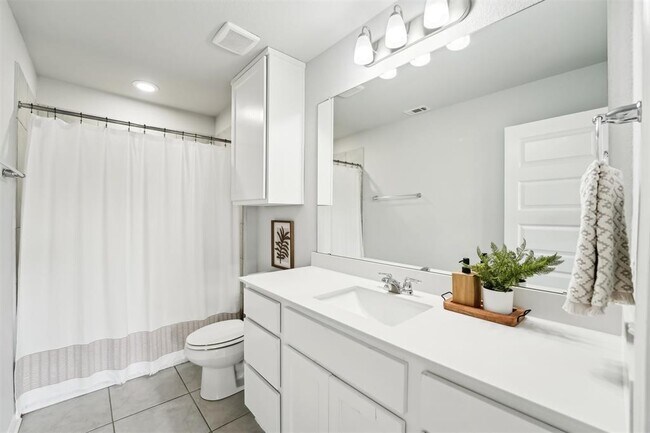 Building Photo - 2513 Pecan Island Dr