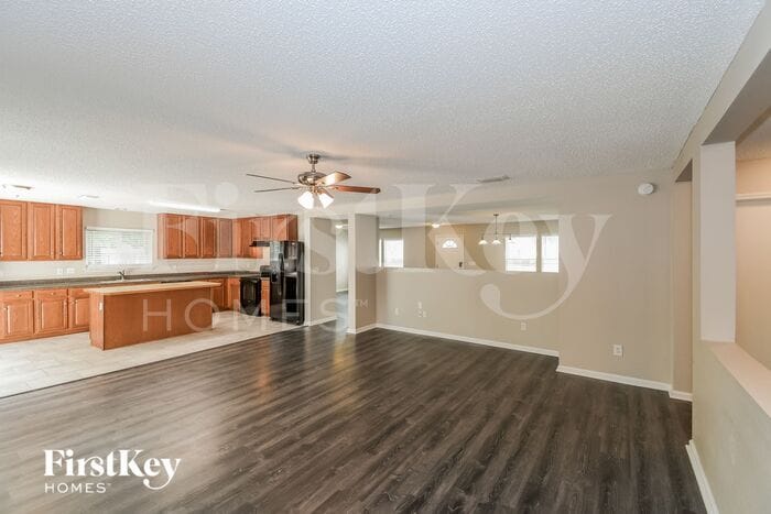 Building Photo - 11293 Martin Lakes Dr N