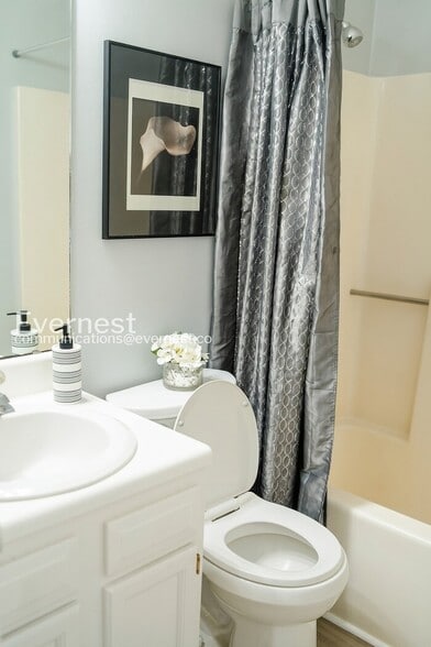 Building Photo - 4809 Brighton Ln