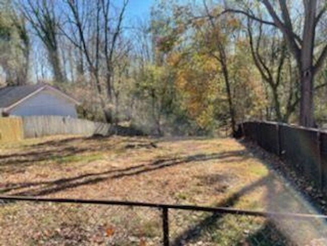 Building Photo - Nice, 3 Bedrooms, 1 Bath, Brick Ranch Home...