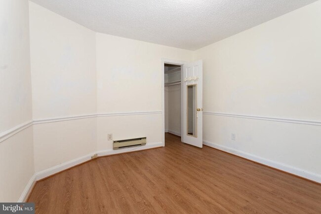 Building Photo - 1612 W Abingdon Dr