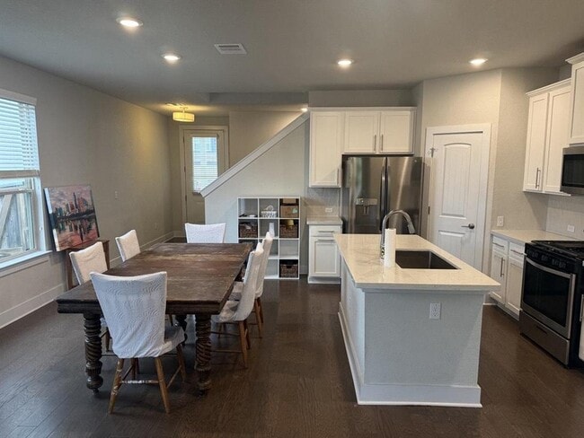 Building Photo - 8615 McKamy Dr