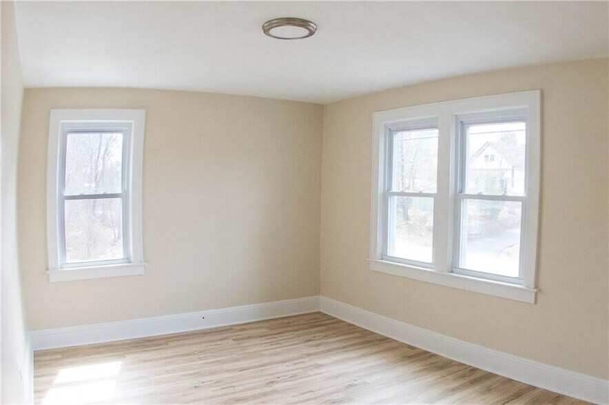 Building Photo - 457 Carolina Back Rd