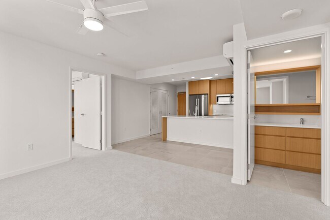 Building Photo - Two bedroom /2 bath / 2 parking - Sky Ala Moana