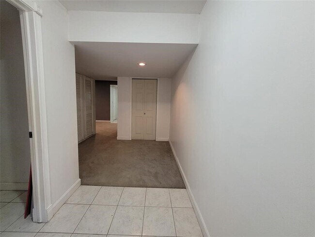 Building Photo - 45 Kenilworth Rd