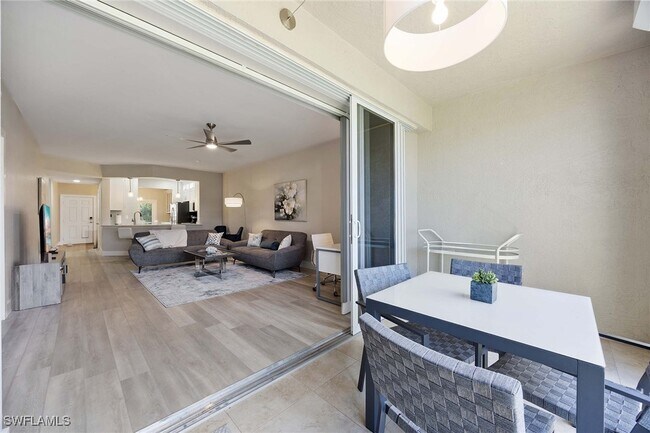 Building Photo - 886 Tanbark Dr