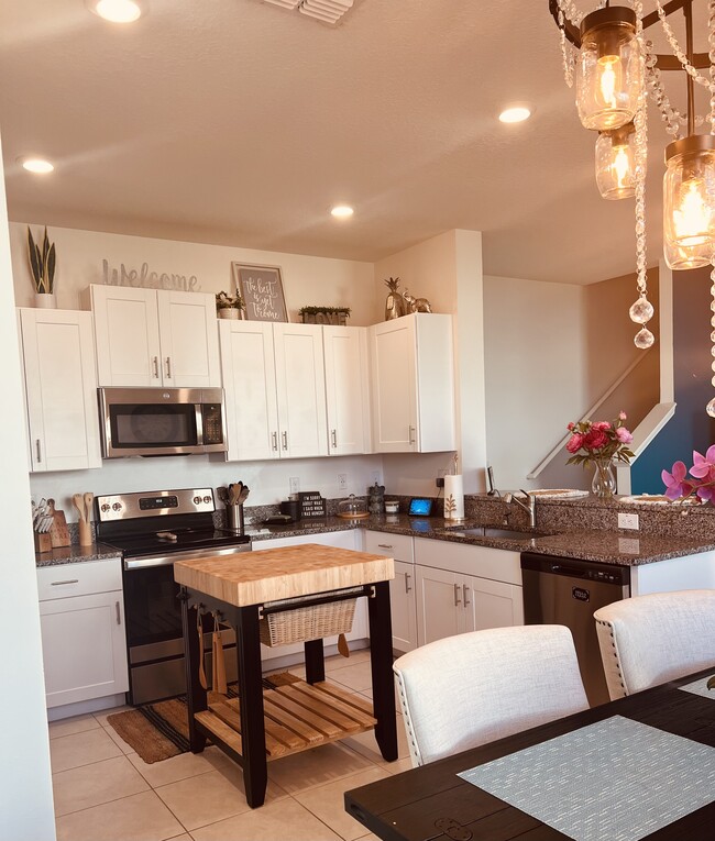 Building Photo - 32085 Powderpuff Mimosa Dr