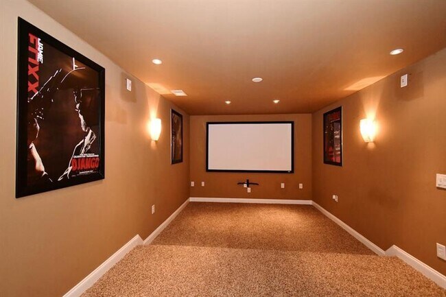 Building Photo - 460 Summer Breeze Ct.