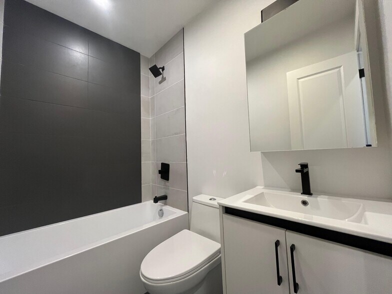 Building Photo - 228 Clinton Ave