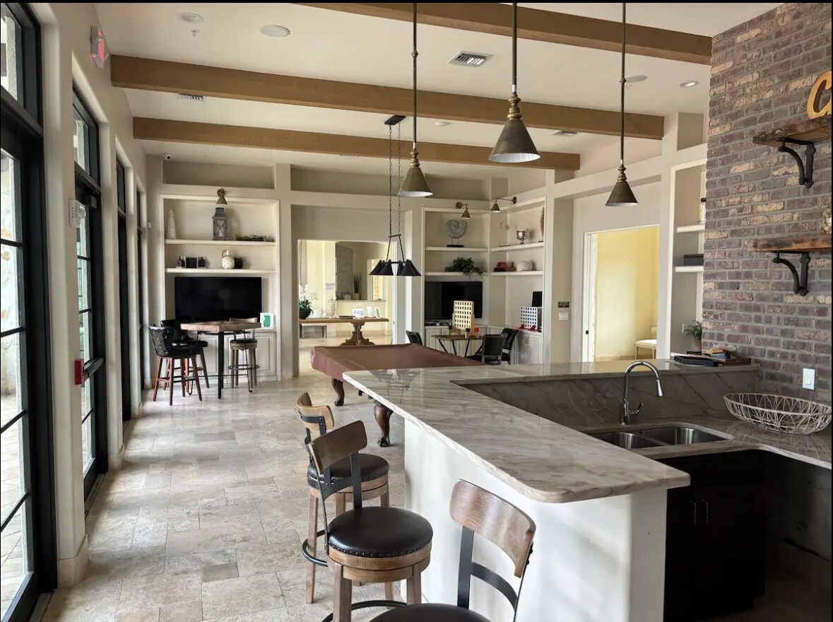 Amenities Center - 681 Maraviya Blvd