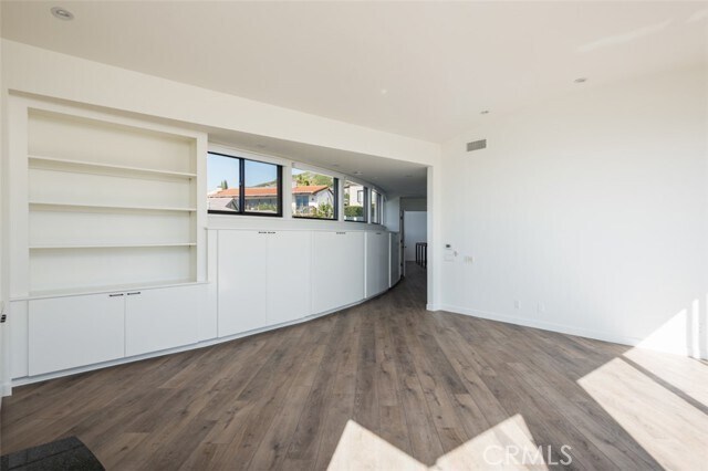 Building Photo - 810 Emerald Bay