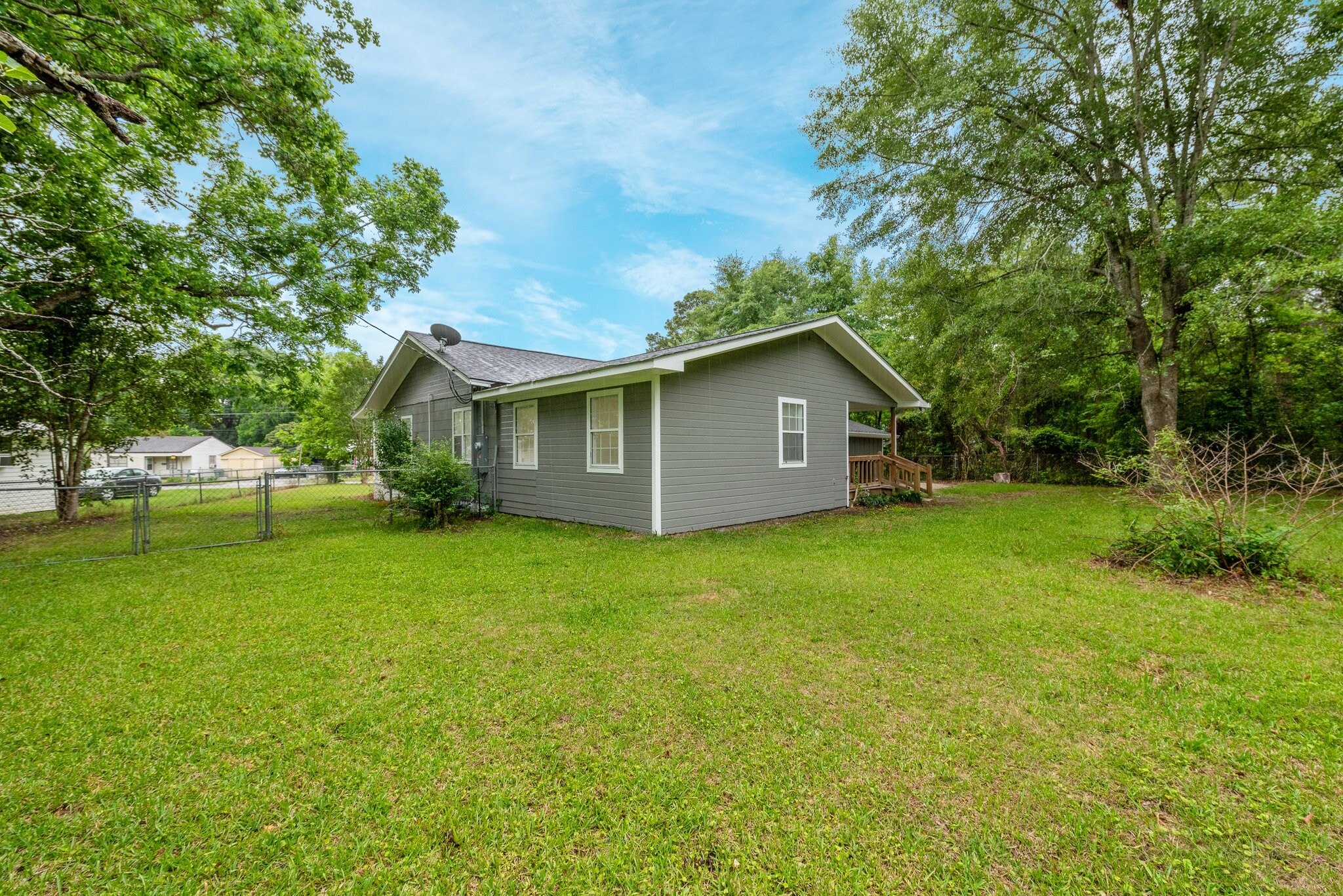 Building Photo - 128 Woods Dr