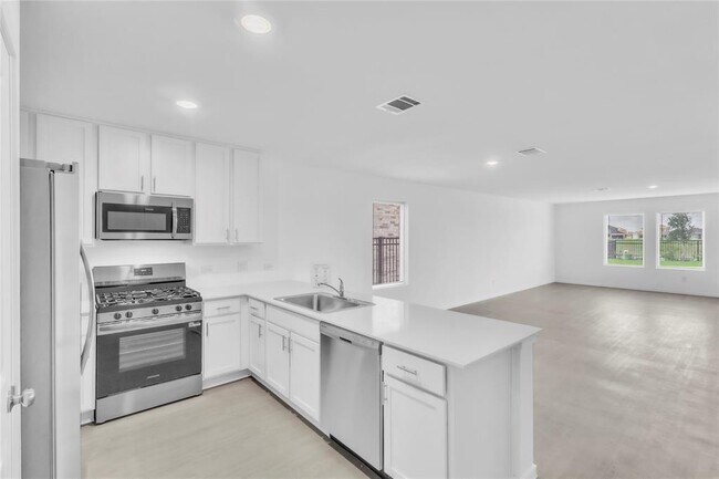 Building Photo - 27627 Village Way Dr.