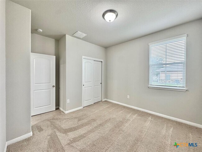 Building Photo - 113 Homily Dr