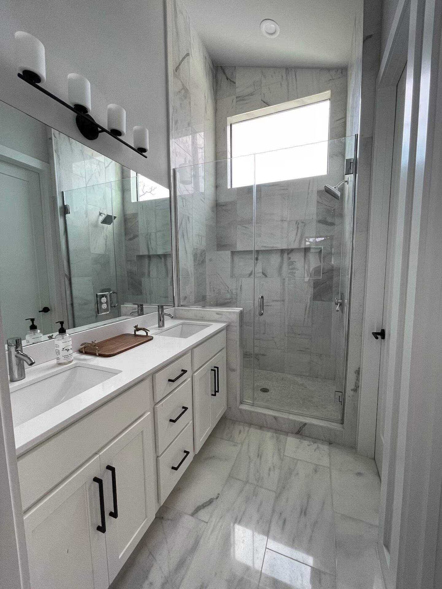 Building Photo - 1804 E 14th St