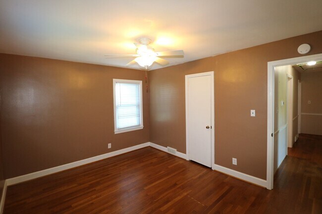 Building Photo - 5611 Windy Hill Dr