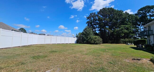 Building Photo - 1711 Fawn Vista Dr N