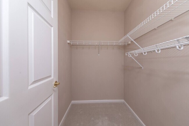 Building Photo - 1003 Rustads Cir