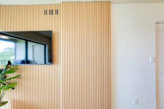 Building Photo - 6218 Palma Del Mar Blvd S